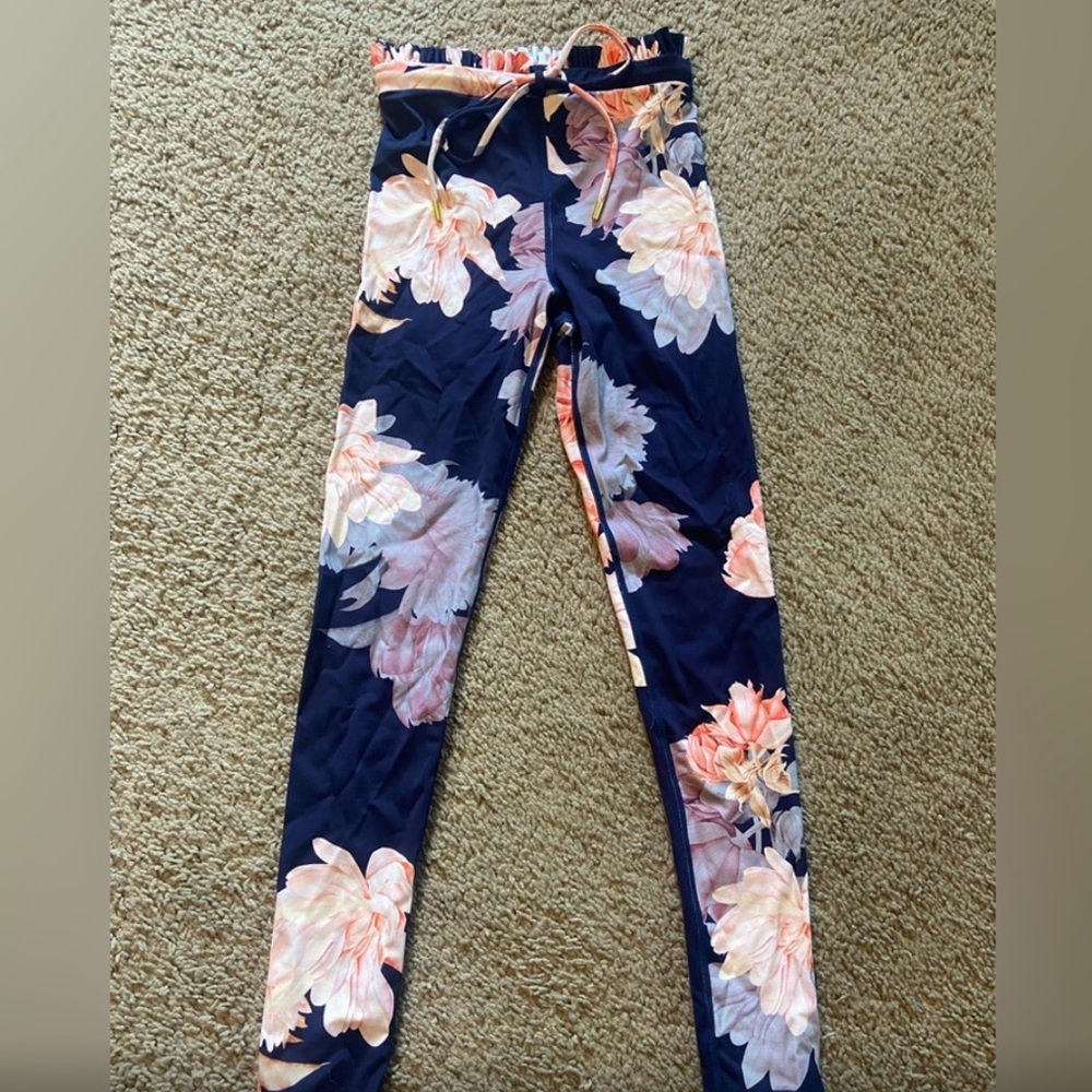 Carbon38 Celestine Lace Up Ruffle Leggings in Floral Print Women's Leggings XS - Picture 2 of 3